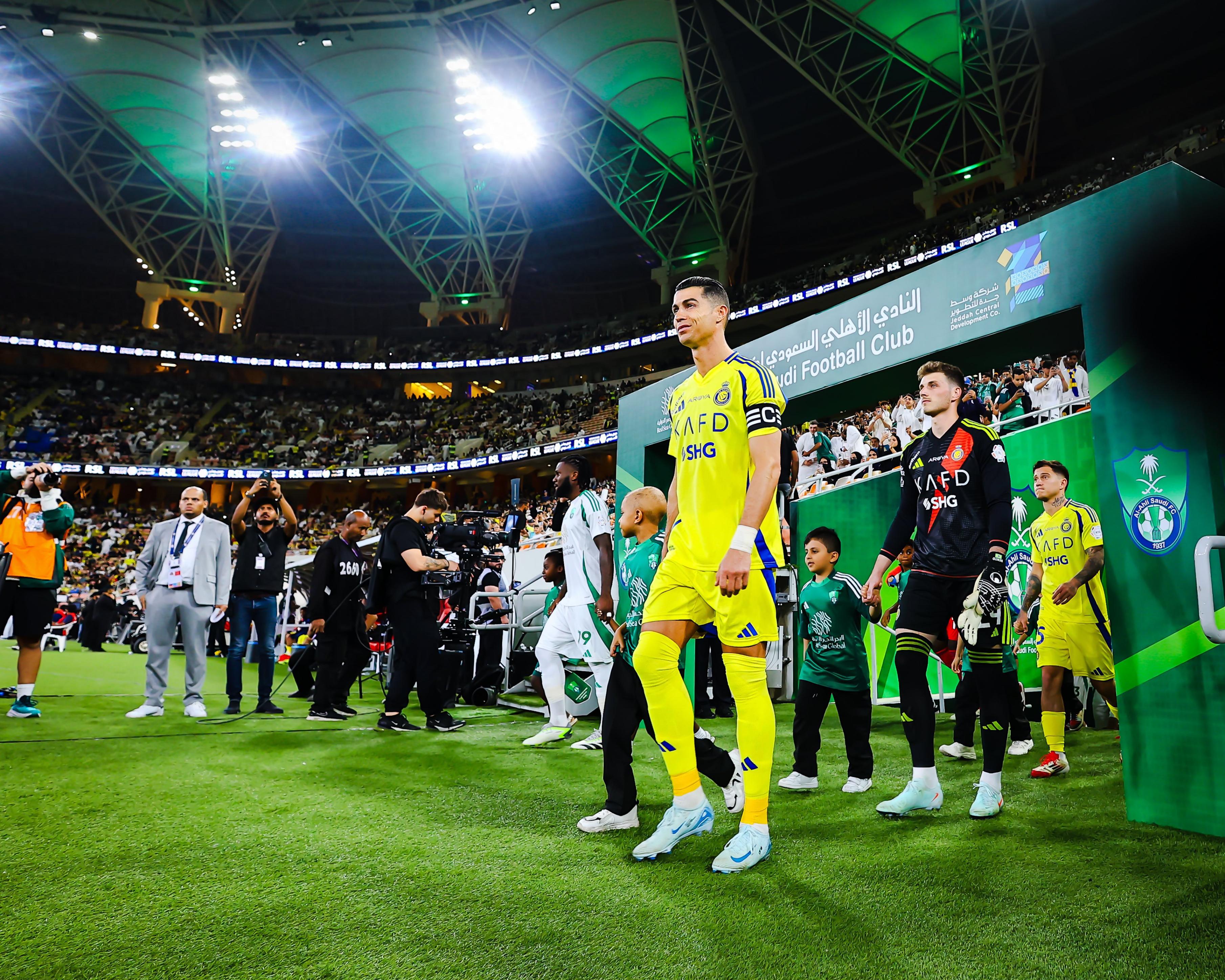 九游会官网登录 -C罗焦点对战,Ming与30激战日本队分钟,领先优势明显胜负难料!(c罗对手)