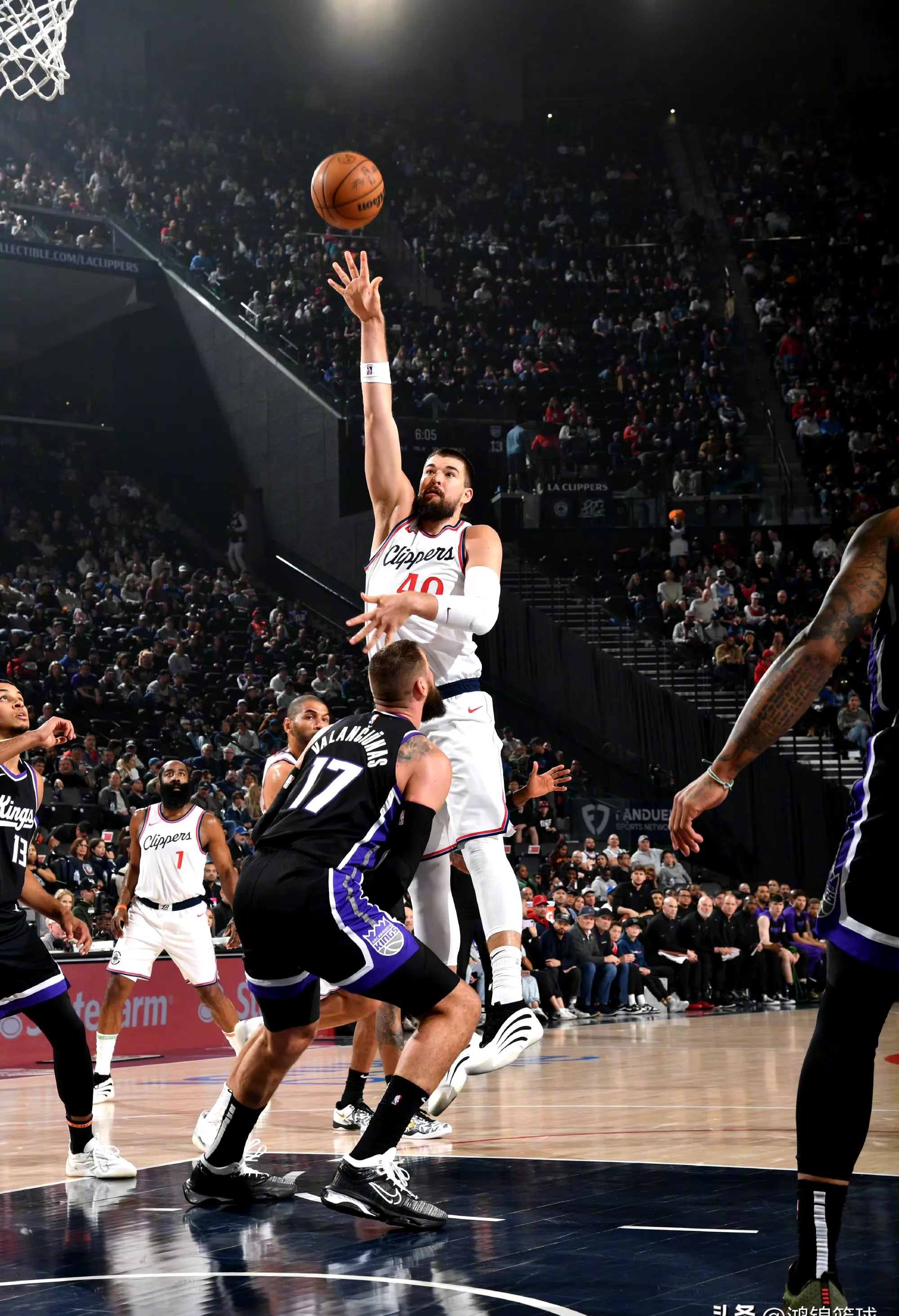 九游会网页版 - 哈登重要时刻战术调整,湖人带队取胜了吗 