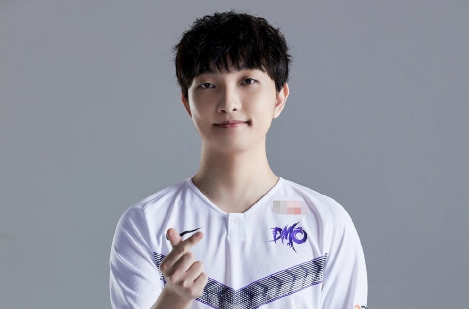 九游会网页版 -包含Rookie在FPX比赛中出色发挥，出色防守引发热议！的词条