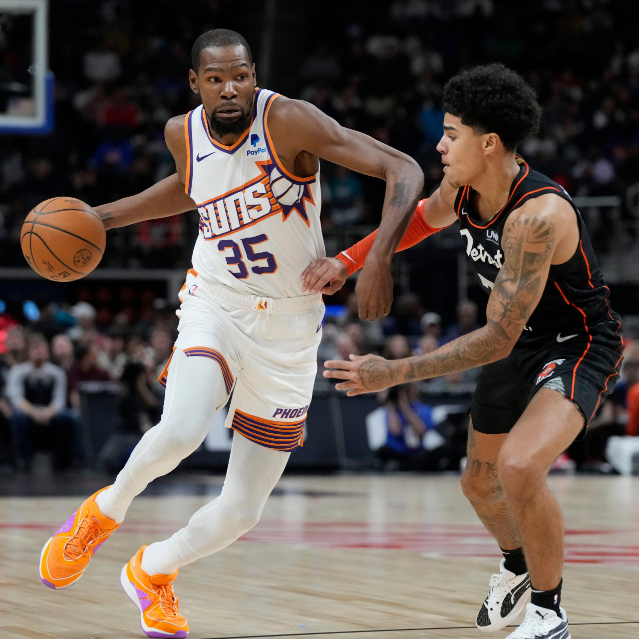 九游会网页版 -杜兰特迎来五赛季出色发挥,篮网观众热烈欢呼!(杜兰特50分创个人季后赛新高)