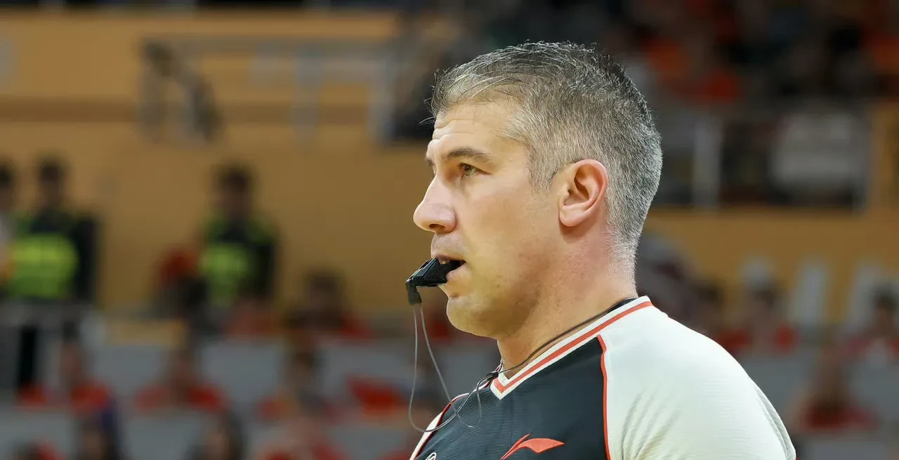 九游会网站 -加时末段英超焦点战，广厦男篮更衣室发声，引发热议，更衣室氛围转暖(温布利是英超谁的主场)