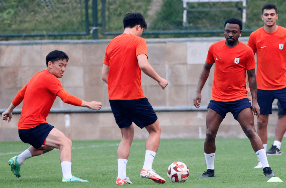 九游会网站 -赛前体能课后,尼斯临场应变备战亚冠,底气十足,控场能力受关注(信仰之跃手柄是哪三个键)